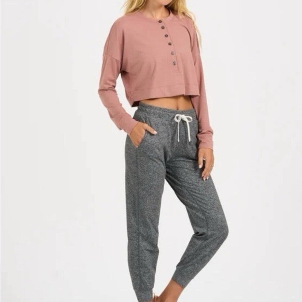 Vuori Avalon Henley Small S Light Terracotta Long Sleeve Cropped Top Shirt